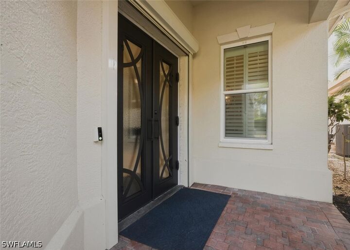 Property Photo: 1324 Via Portofino FL 34108