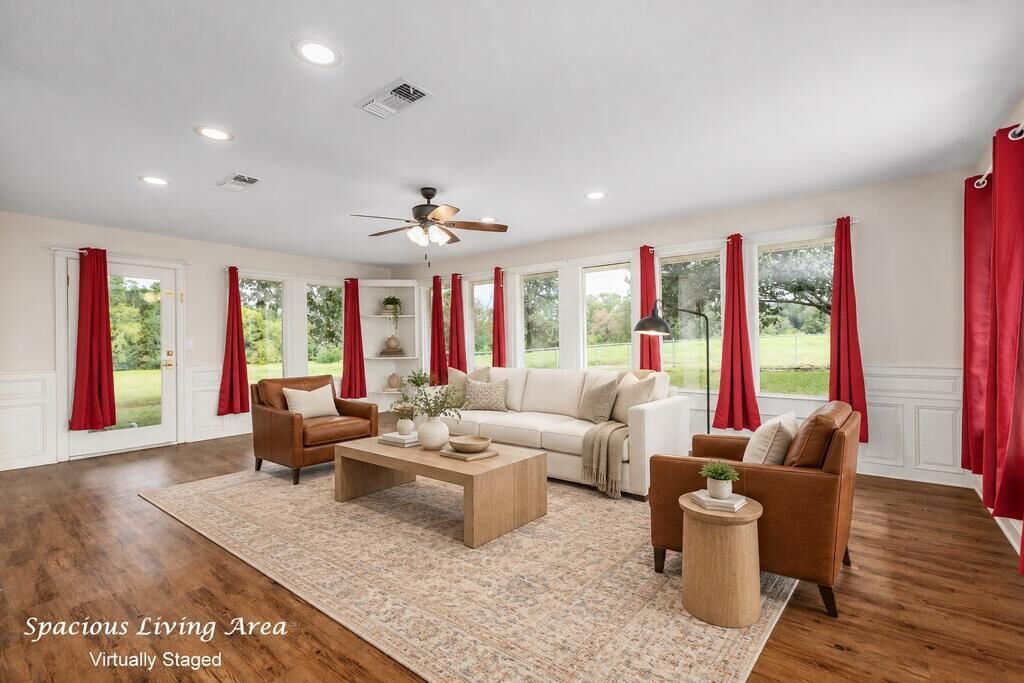Property Photo:  2122 Paul Avenue  TX 75901 