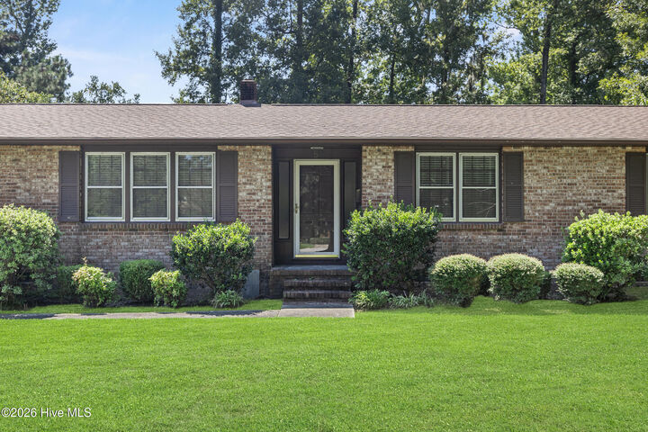 Property Photo:  5 Forest Court  NC 28540 