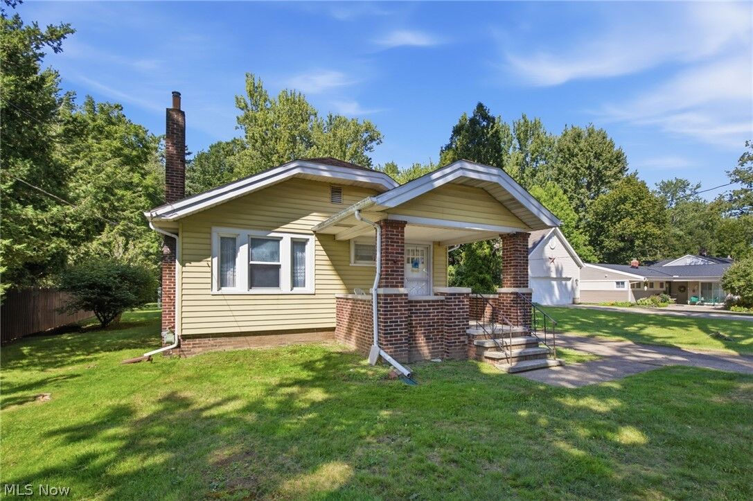Property Photo:  38905 Gardenside Drive  OH 44094 