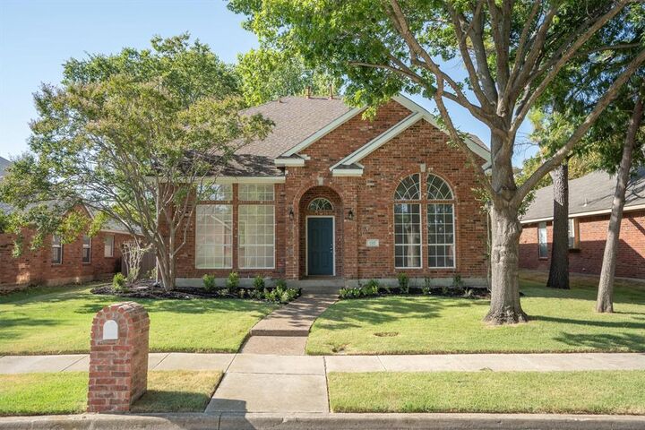Property Photo: 1312 Wentworth Drive TX 75067