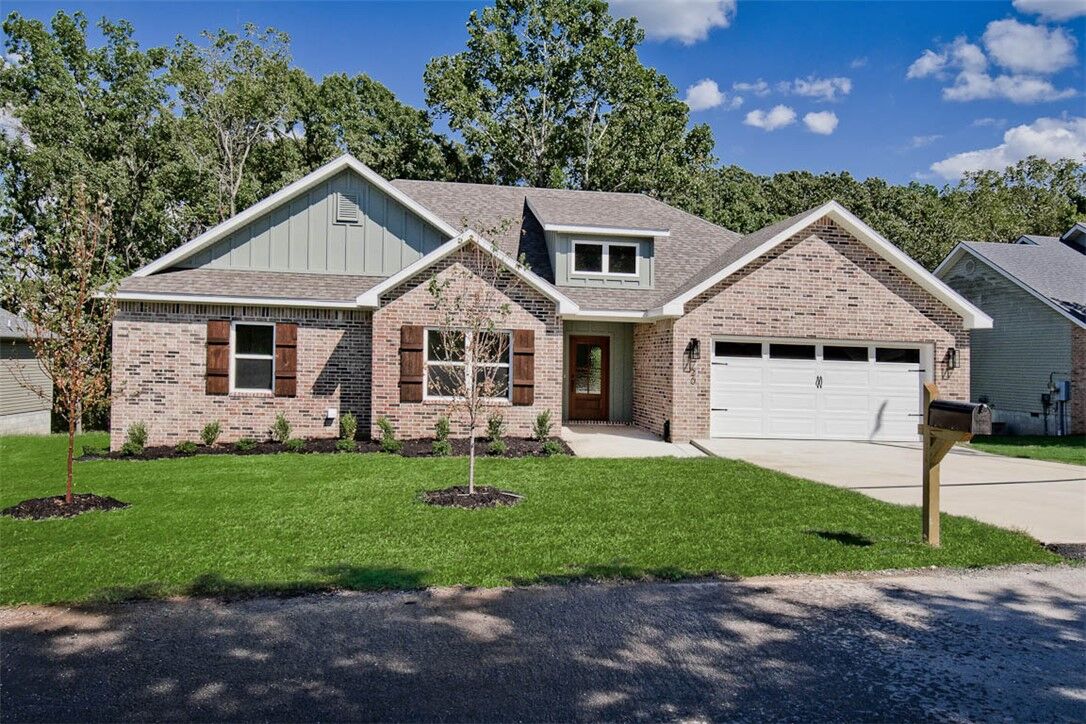 Property Photo: 20 Hebrides Lane AR 72715