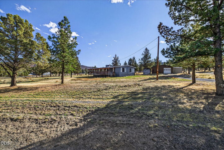 Property Photo:  1384 SE Akins Drive  OR 97754 