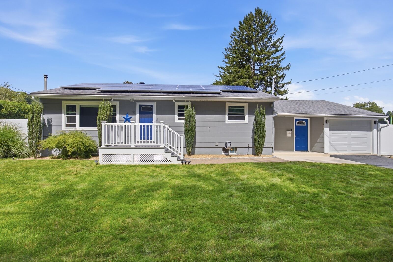 Property Photo:  10 Linda Ave  MA 01527 