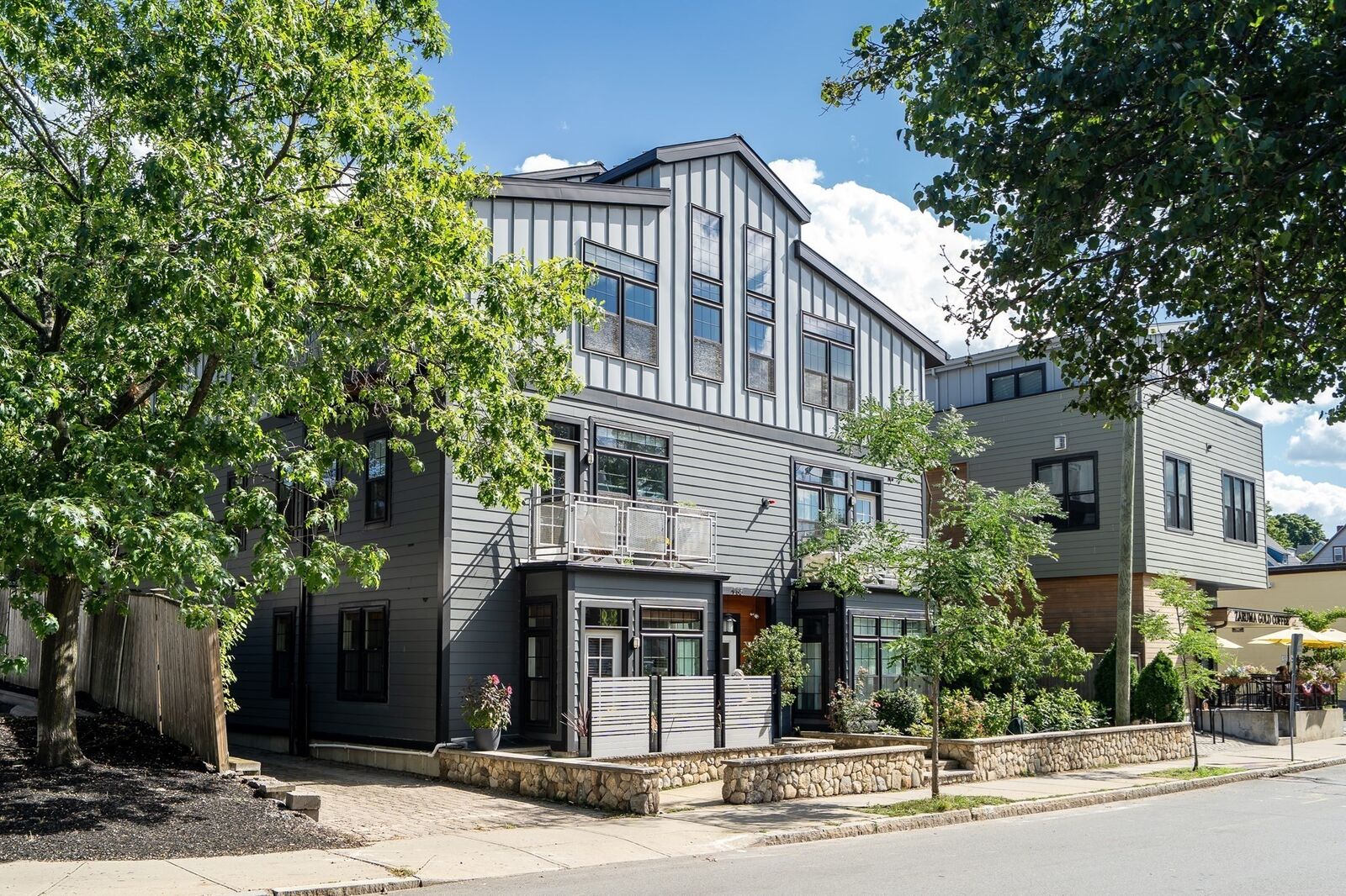 Property Photo:  235 Lowell St 1  MA 02143 