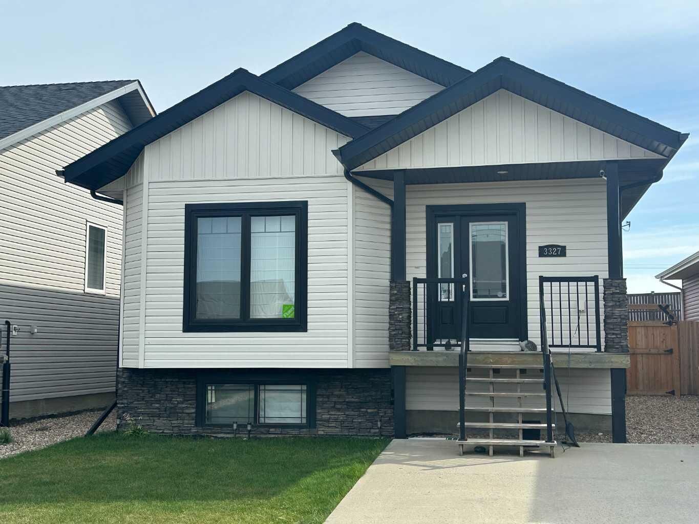Property Photo:  3327 41 Avenue  SK S9V 2H5 