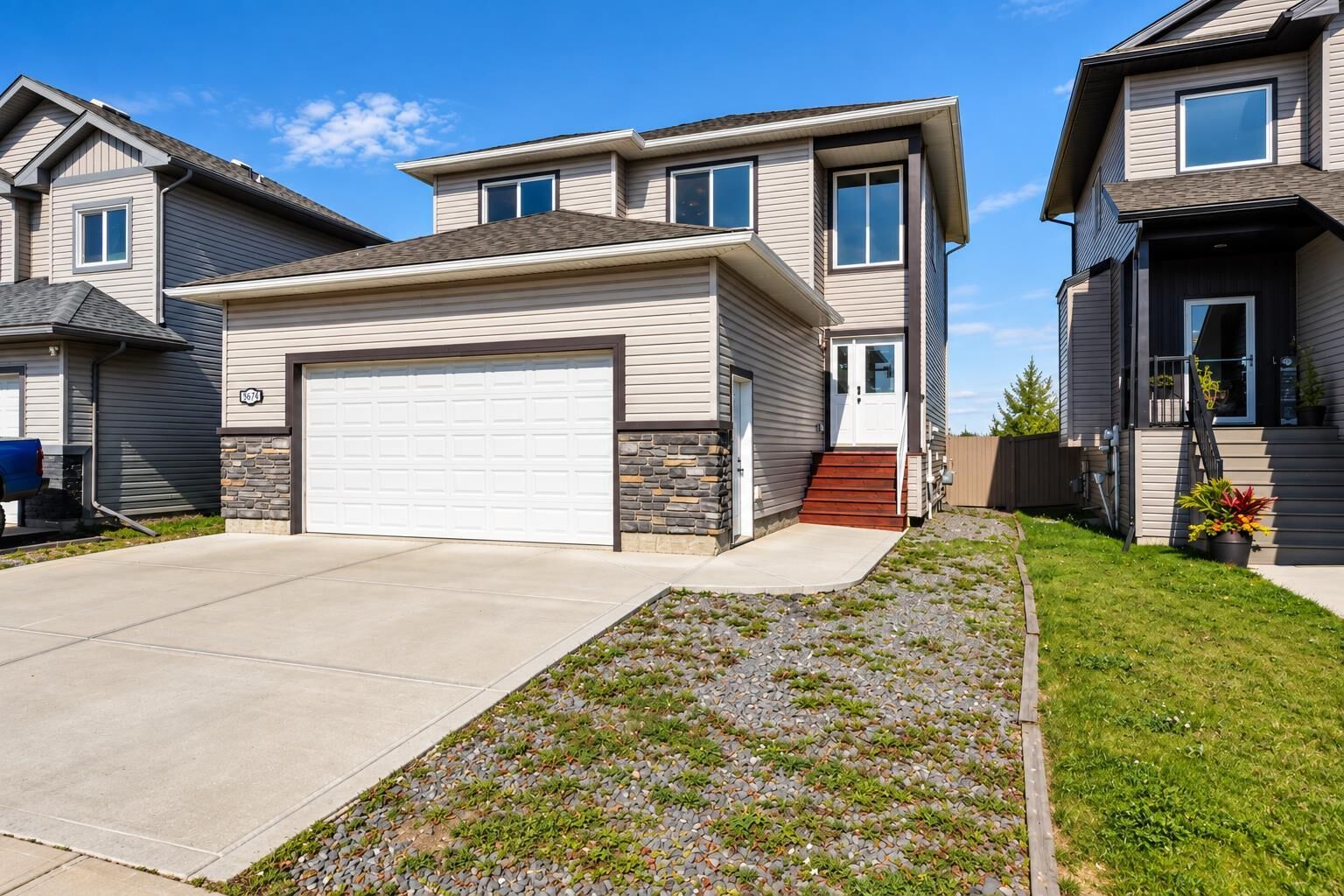 Property Photo:  8674 122 Avenue  AB T8X 0P6 