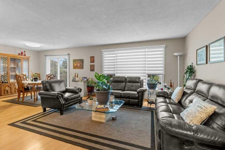 Property Photo:  46 Meadowview Close  AB T4S 1H9 