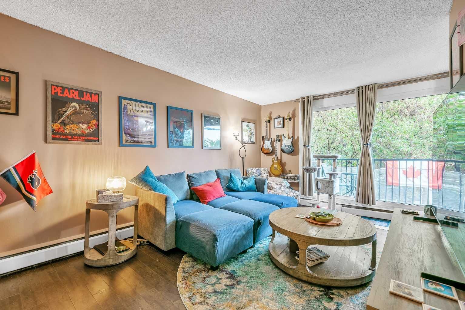 Property Photo: 1703 11 Avenue SW 22 AB T3C 0N5