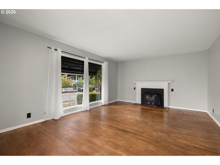 Property Photo: 1731 NE Liberty St OR 97211