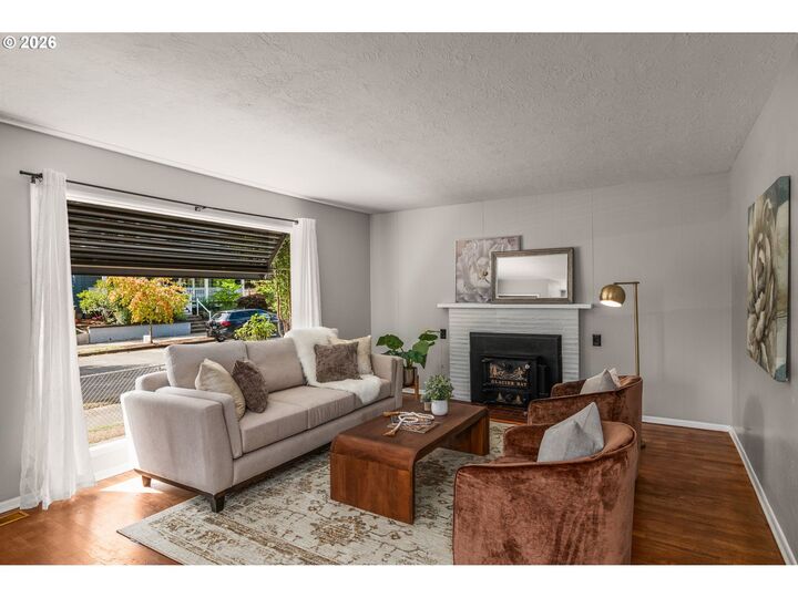 Property Photo: 1731 NE Liberty St OR 97211