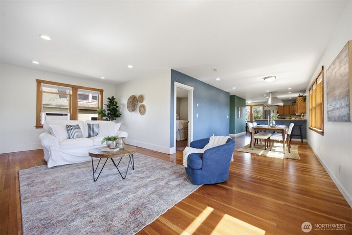 Property Photo:  2510  Grant Street  WA 98225 