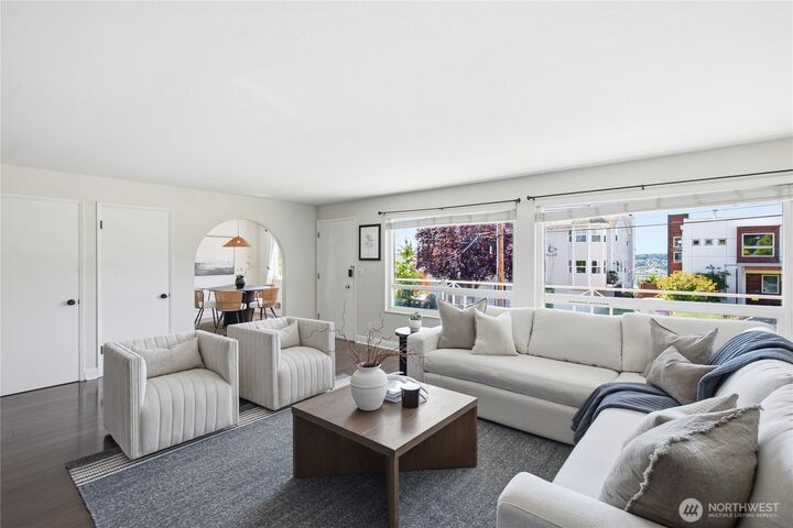 Property Photo:  4324  Phinney Avenue N 3  WA 98103 