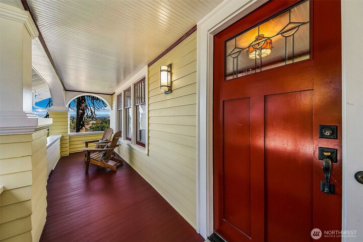 Property Photo: 2502 18th Avenue S WA 98144