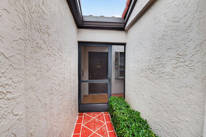 Property Photo:  6367 Pointe Pleasant Circle  FL 33484 