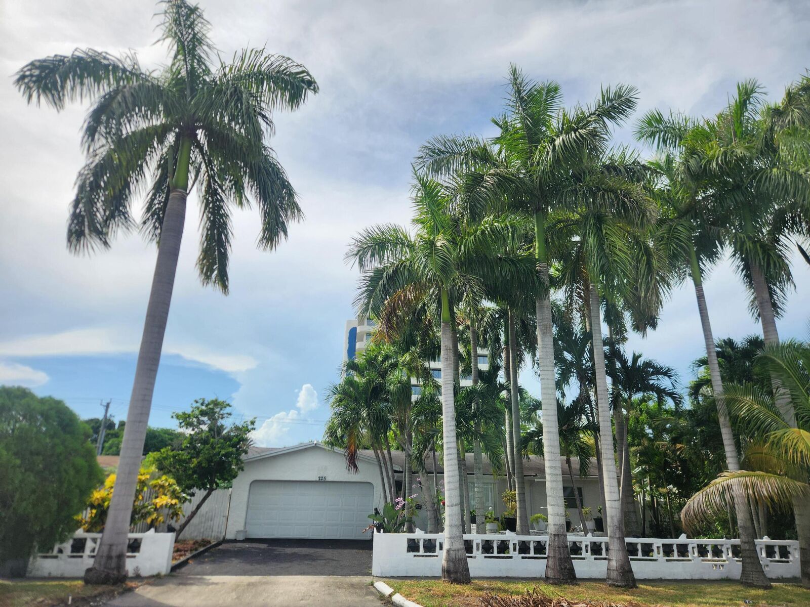 Property Photo: 225 S Sequoia Drive FL 33409