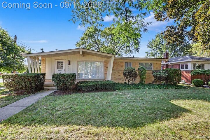 Property Photo:  4203 Manor Avenue  MI 48073 