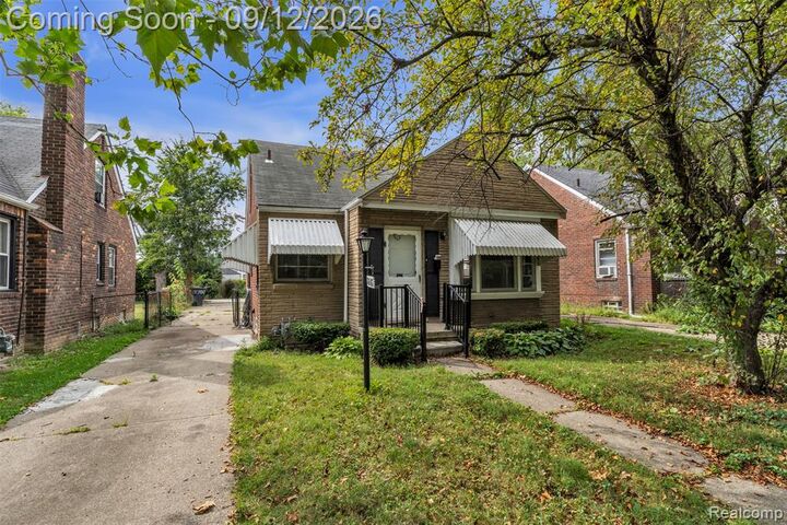 Property Photo:  18681 Blackmoor Street  MI 48234 
