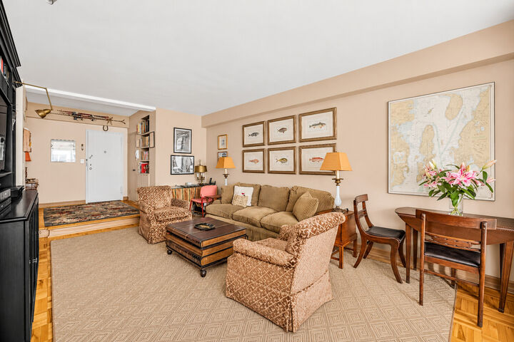 Property Photo:  215 E 79th Street 7E  NY 10075 