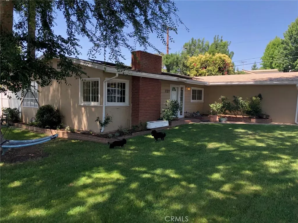 Property Photo:  727 E Palm Avenue  CA 92374 