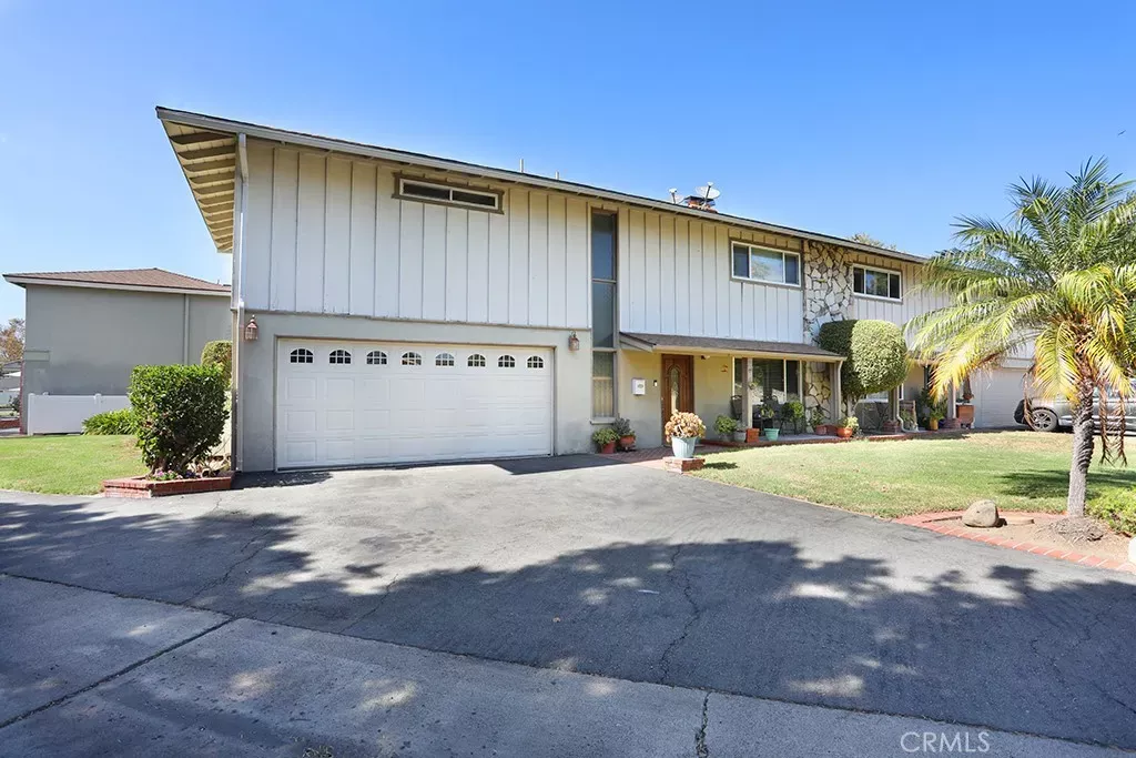 Property Photo:  700 E Taft 22  CA 92865 