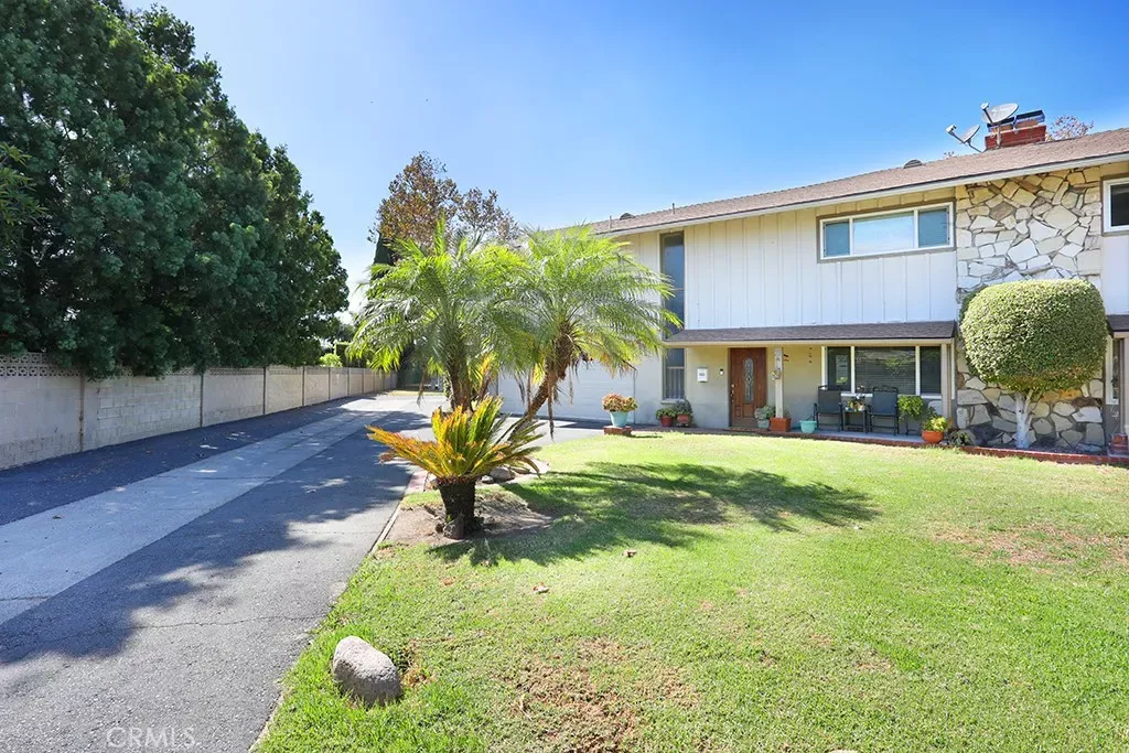Property Photo:  700 E Taft 22  CA 92865 