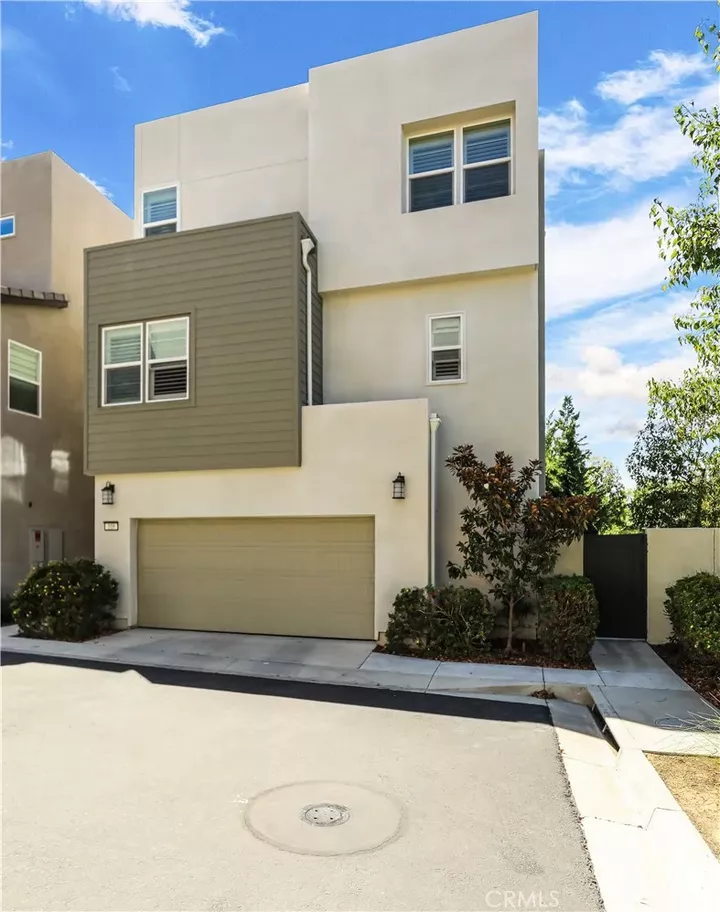 Property Photo:  109 Glance  CA 92618 