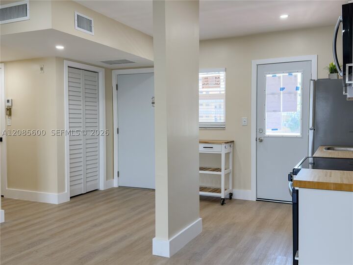 Property Photo: 2949 Point East Dr B304 FL 33160