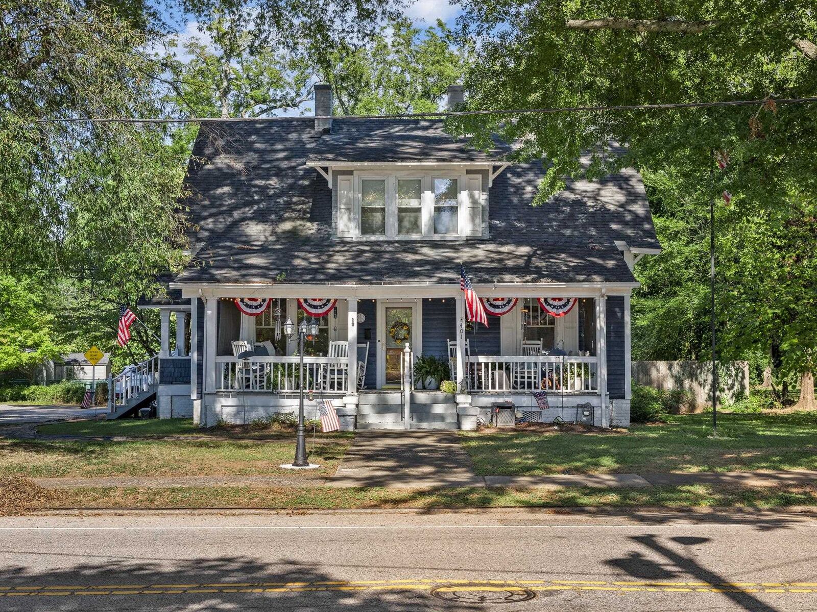Property Photo: 401 E Rutledge Avenue SC 29340