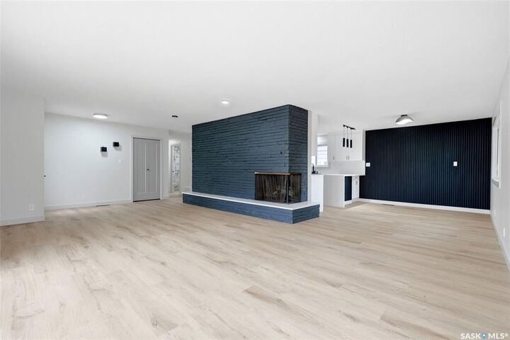 Property Photo: 2251 Jubilee Avenue SK S4S 3V3