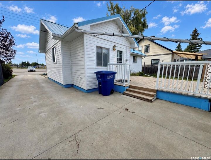 Property Photo: 826 10th Street SK S0K 2A0