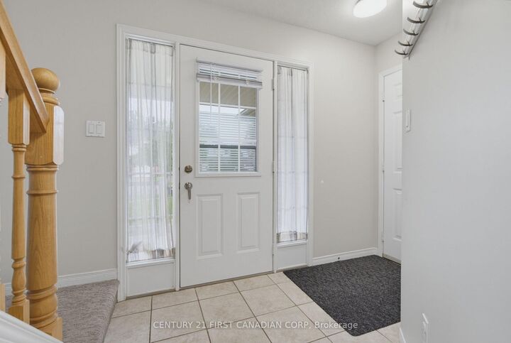 Property Photo:  776 Silversmith Street  ON N6H 5R7 