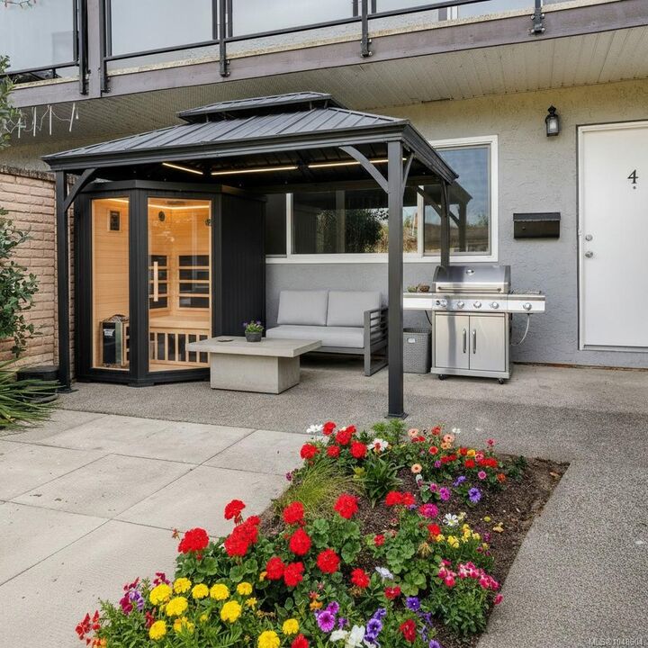 Property Photo:  740 Wilson St #4  BC V9A 3H2 