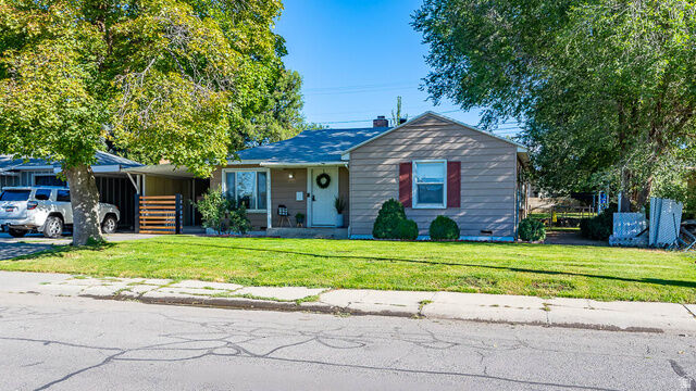 Property Photo: 975 E 560 N UT 84606