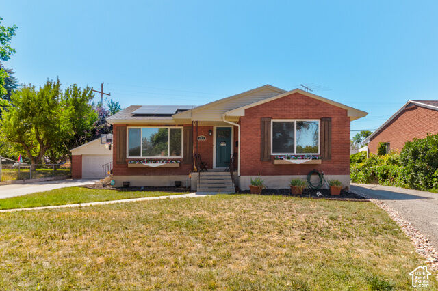 Property Photo: 343 W 440 S UT 84074
