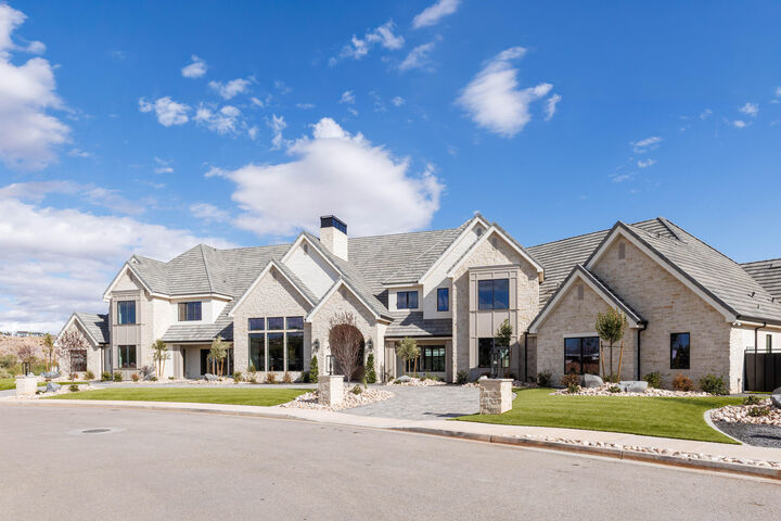Property Photo:  2585 E Waters Edge Cir  UT 84790 