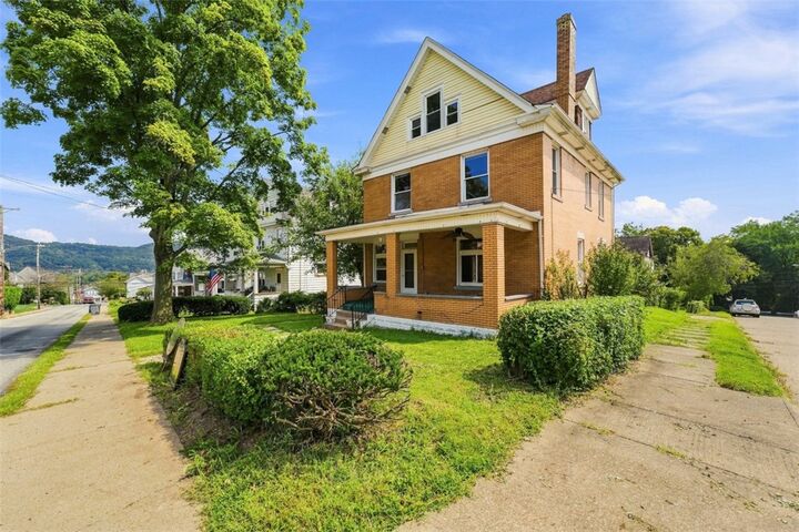 Property Photo: 721 Maple St PA 15108