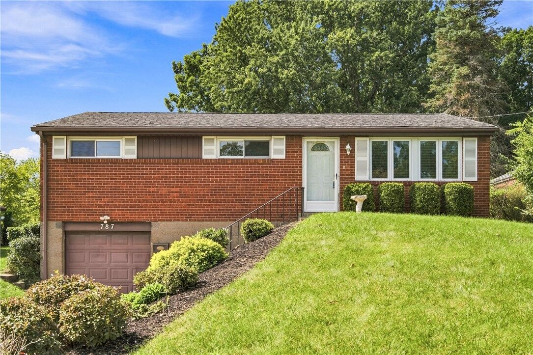 Property Photo: 787 Lindsay Road PA 15106