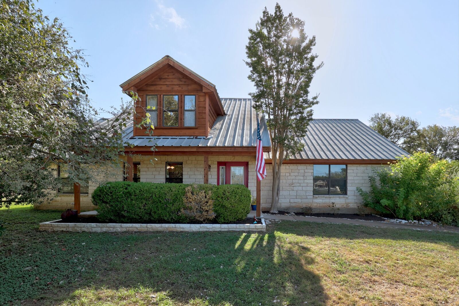 Property Photo:  301 Oak Forest Cove  TX 78610 
