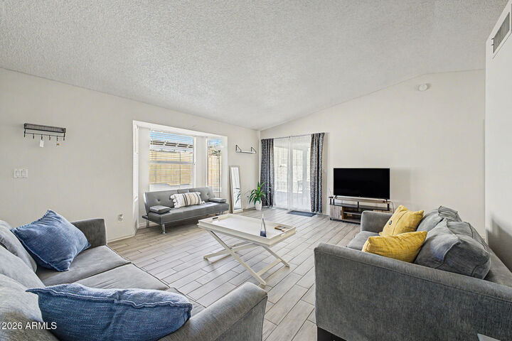 Property Photo:  619 E Jensen Street 32  AZ 85203 