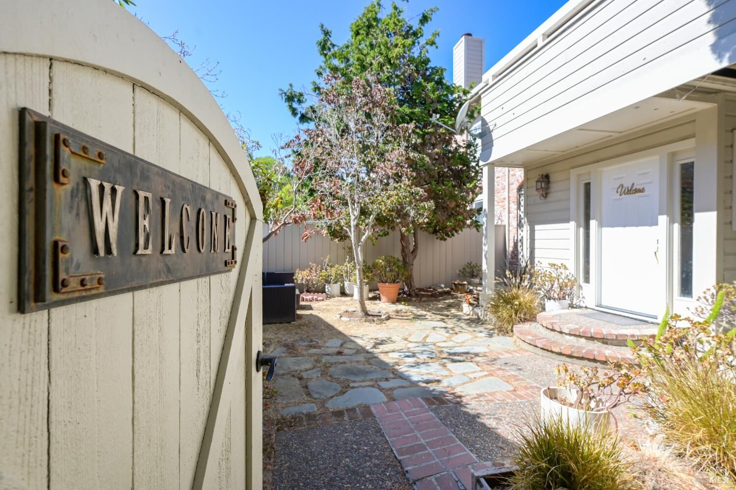 Property Photo: 557 Biscayne Drive CA 94901