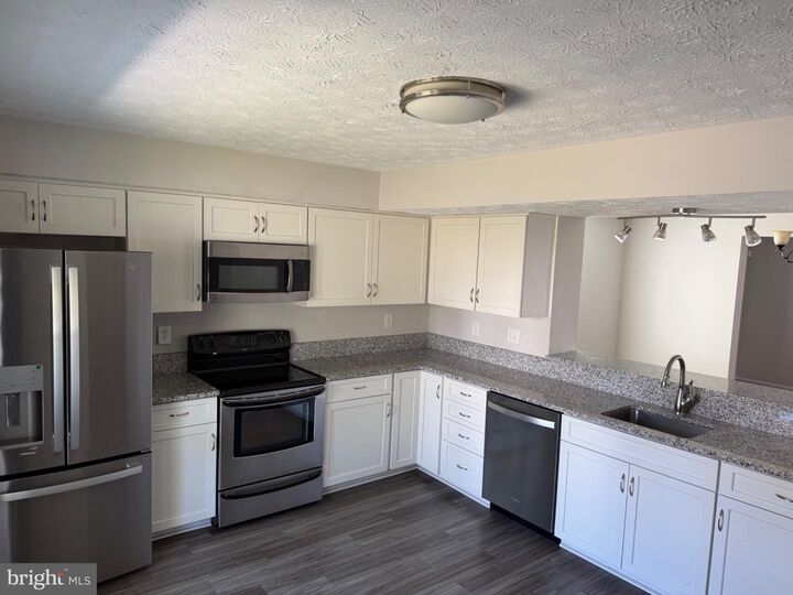 Property Photo: 14852 Silver Ash Court MD 20866