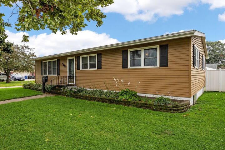 Property Photo: 408 W 3rd Street IA 52349