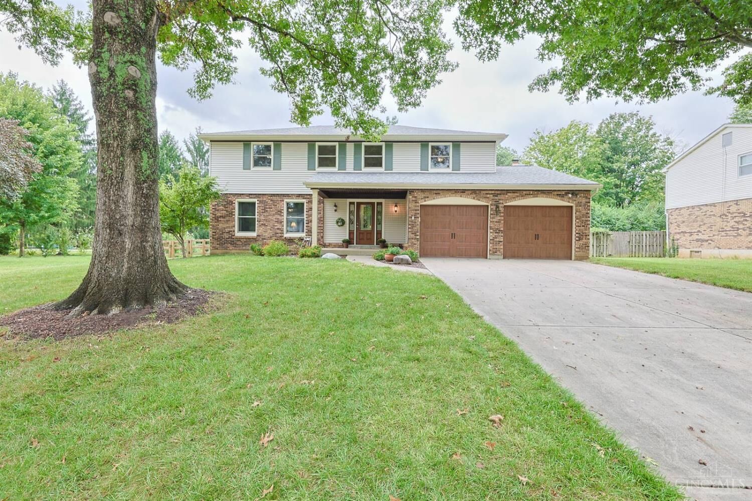 Property Photo:  8389 Shadowpoint Court  OH 45242 