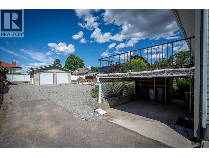 Photo de la propriété: 828 McBride Street BC V2B 5S3