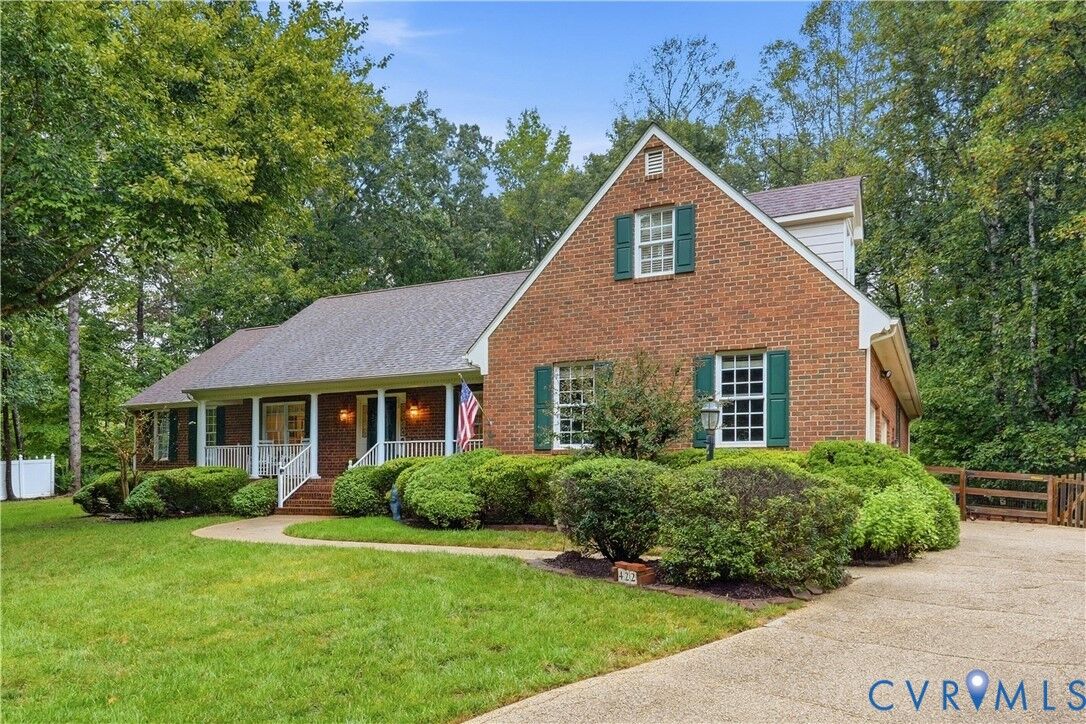 Property Photo: 422 Elm Creek Drive VA 23103