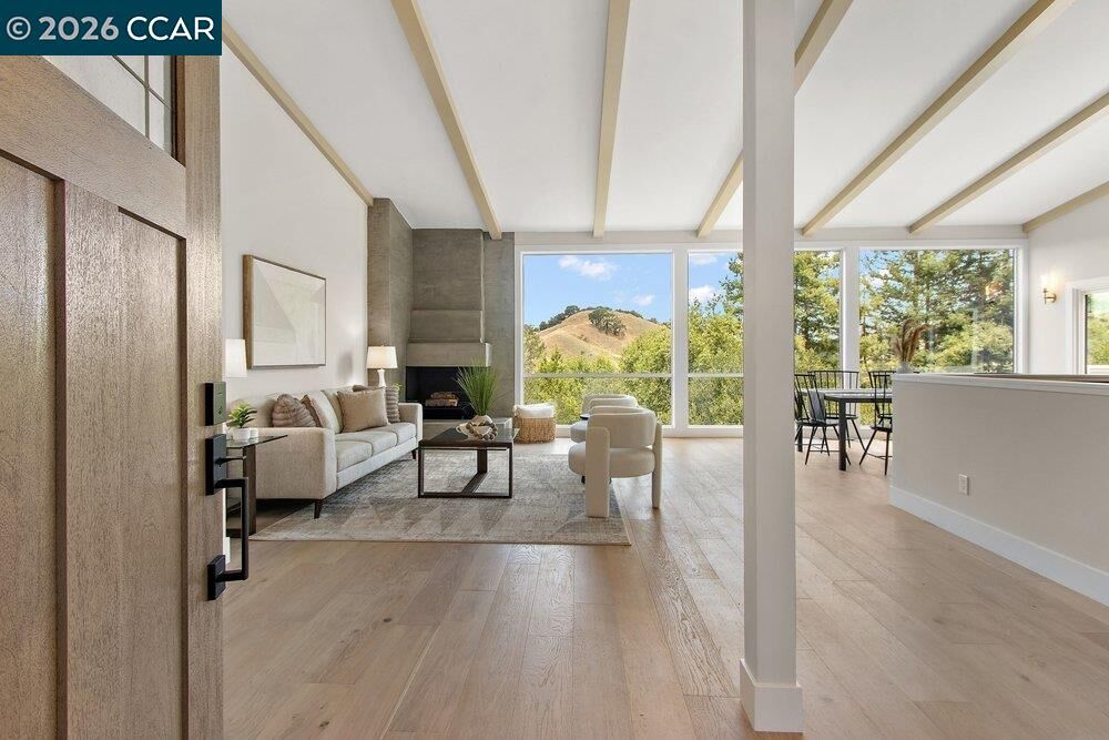 Property Photo: 16 Sunnyside Ct CA 94563