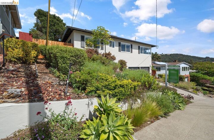 Property Photo:  4836 Reinhardt Dr  CA 94619 