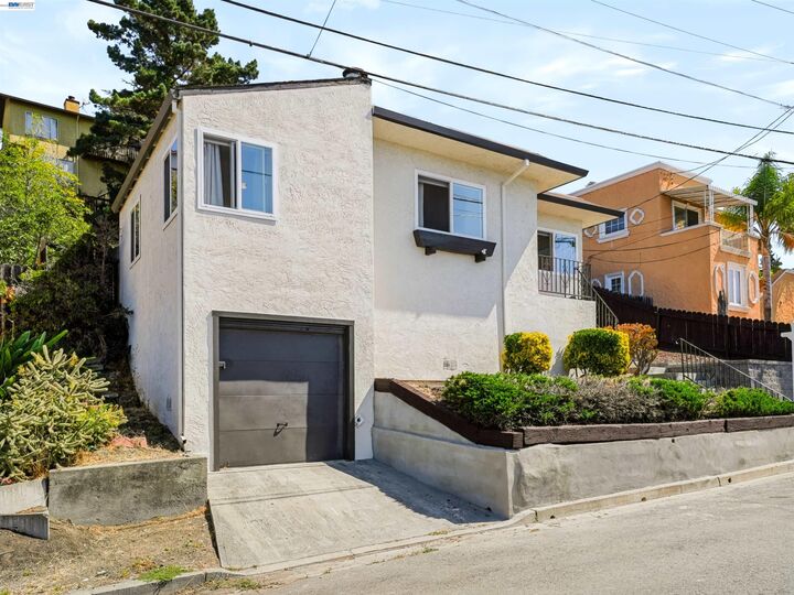 Property Photo: 17198 Roberto St CA 94546
