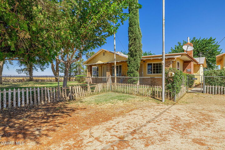 Property Photo: 7847 E Avenue I CA 93535